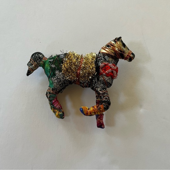 VTG Wire Wrapped Mixed Media Running Horse Colorful Brooch - Picture 2 of 12